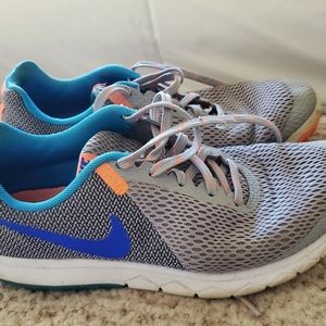Womens Nike flex running shoes size 7.5